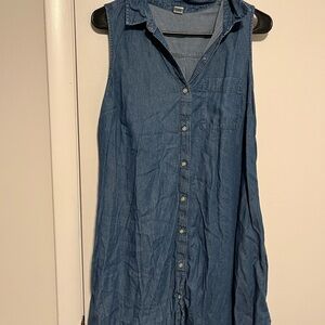 Old Navy Sleeveless Blue Chambray Button-Down Shirt